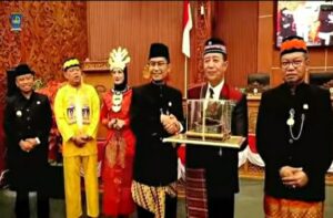 Binton Nadapdap Raih Peringkat Pertama Kategori Umum BKD Award DPRD Kota Depok 2025